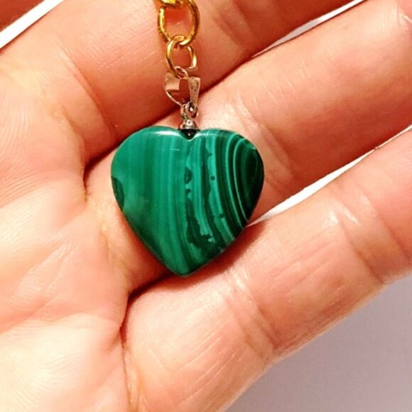 Malachite Heart Keychain – Transformation, Protection & Healing Energy - Picture 4 of 6